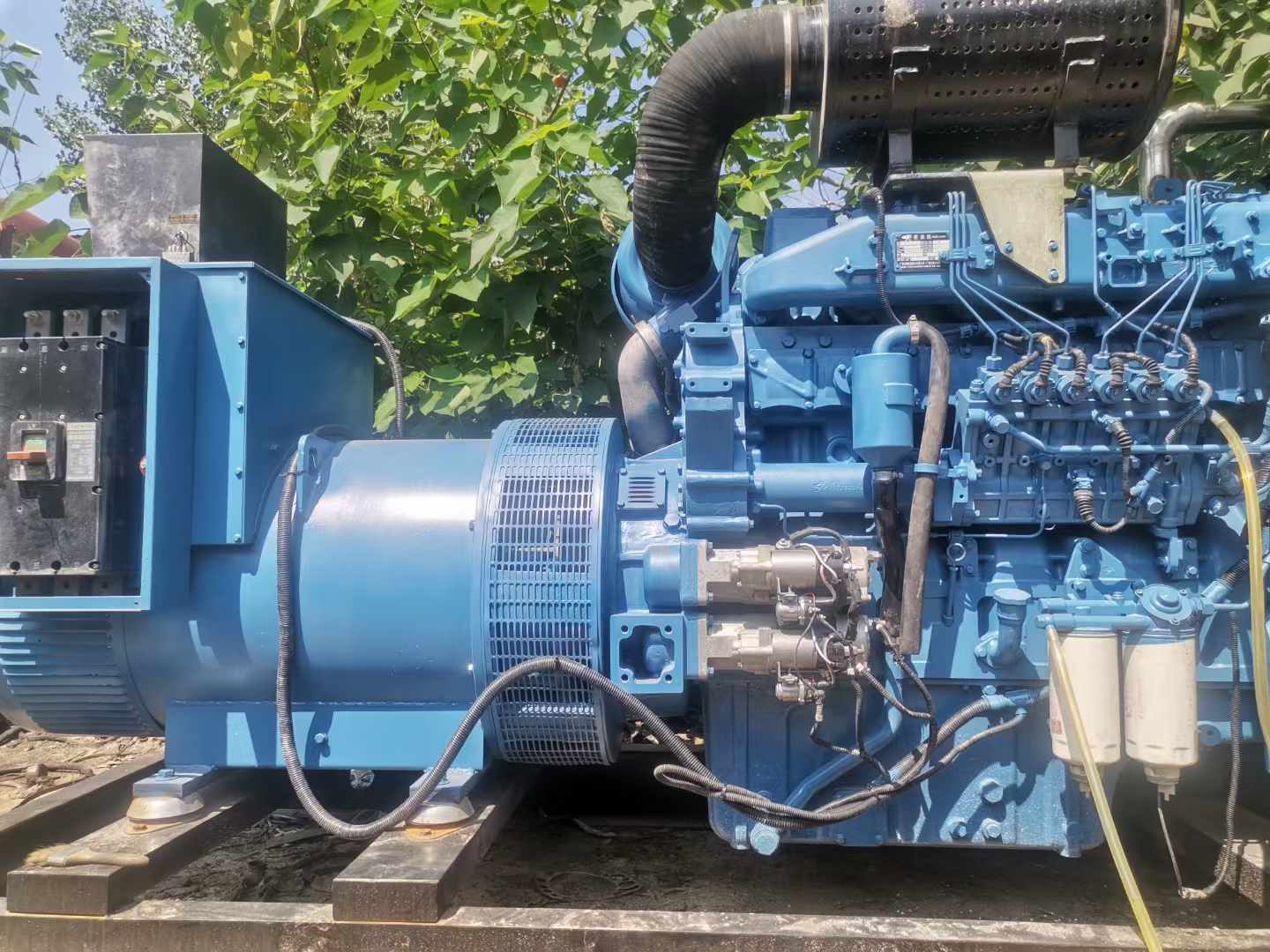 黄梅详细说明降低 800kW 柴油发电机输出电流波动的方法